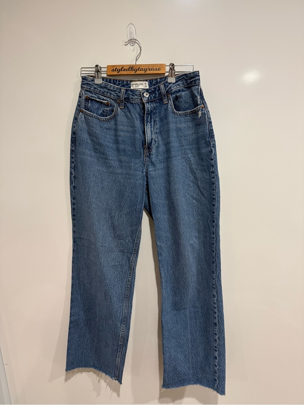 Abercrombie & Fitch Curve Love High Rise Loose Jean - Picture 4 of 7